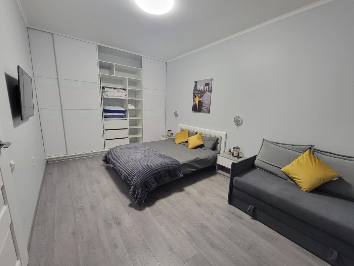 Warm & Cozy Apartment In The Heart Of Historical Liov Exterior foto