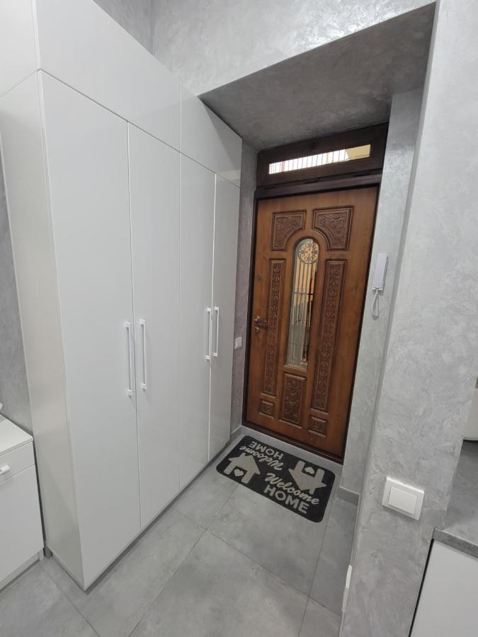 Warm & Cozy Apartment In The Heart Of Historical Liov Exterior foto